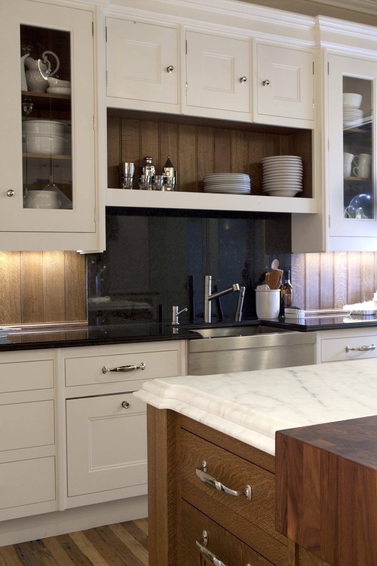 Saint-Henry-Black-perimeter-and-Imperial-Danby-Island